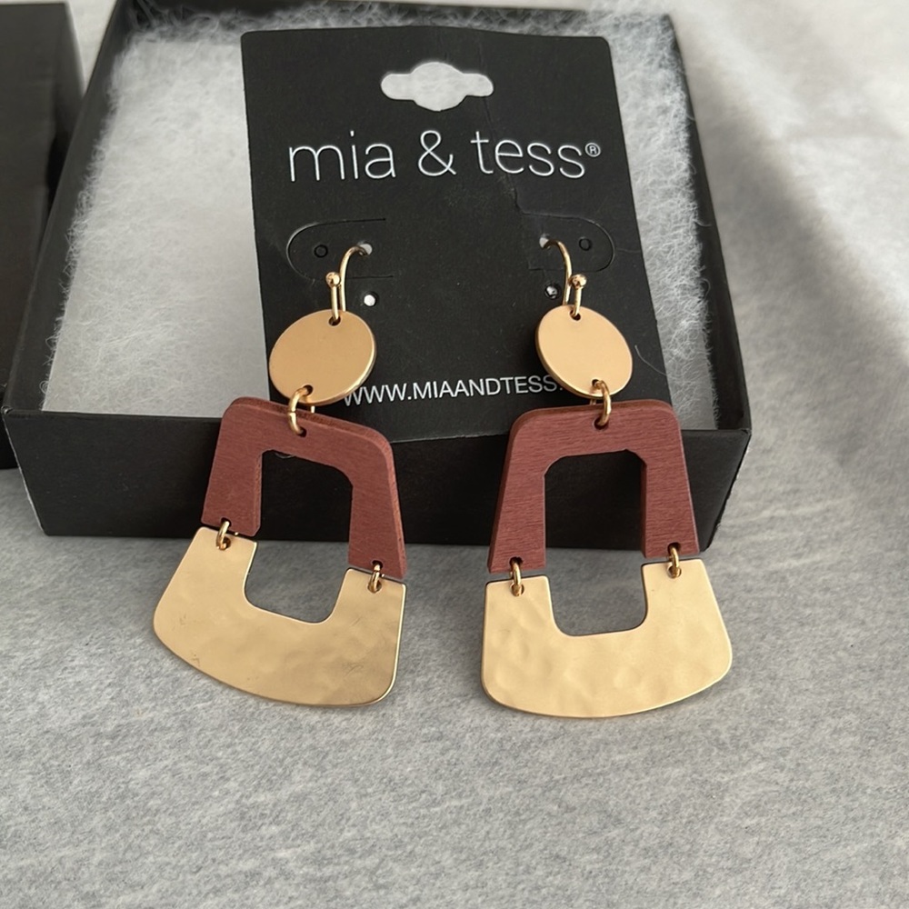 Paper Store - Mia & Tess earrings
